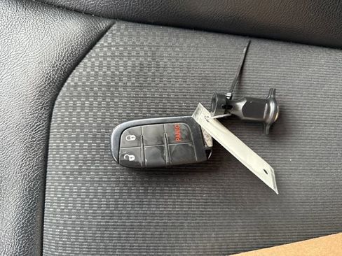 Used 2024 Jeep Compass Trailhawk image 31