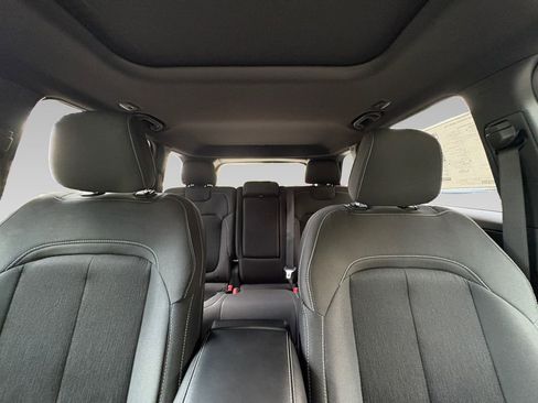 New 2025 Jeep Grand Cherokee Laredo X w/ Luxury Tech Group I image 2