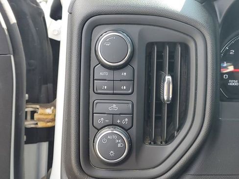 Used 2020 Chevrolet Silverado 1500 Custom Trail Boss w/ Custom Convenience Package AWD/4WD image 15