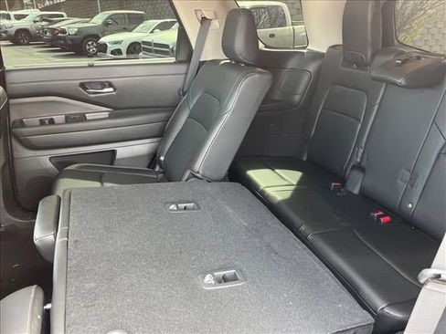 Used 2024 Nissan Pathfinder SL image 13
