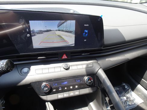 New 2025 Hyundai Elantra SEL FWD image 16