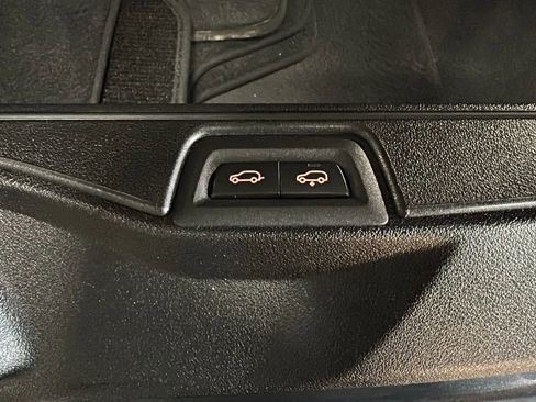 Used 2019 BMW X7 xDrive50i w/ Premium Package image 17