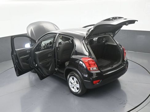 Used 2022 Chevrolet Trax LS AWD/4WD image 59