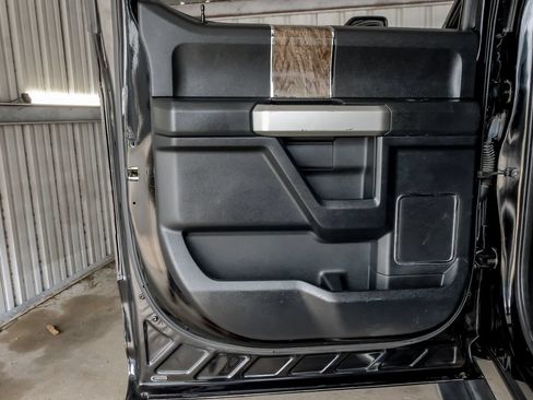 Used 2017 Ford F250 Lariat w/ Lariat Ultimate Package AWD/4WD image 46