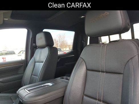 Used 2022 Chevrolet Silverado 1500 High Country w/ Technology Package image 6