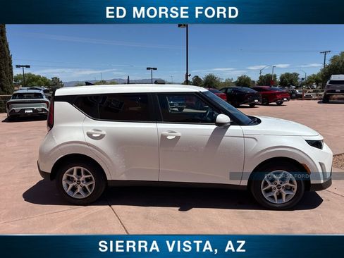 Used 2025 Kia Soul LX FWD image 9