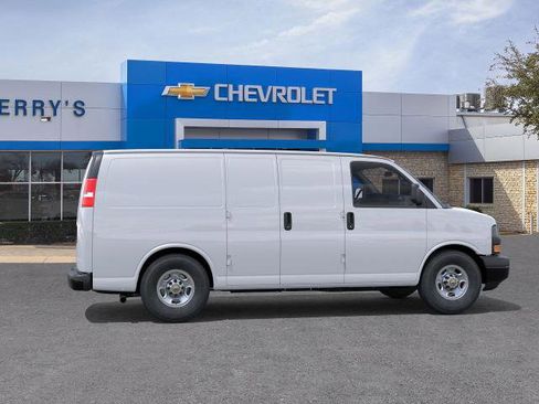 New 2025 Chevrolet Express 3500 w/ Driver Convenience Package image 18