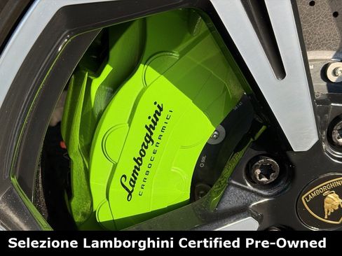 Used 2021 Lamborghini Urus image 11