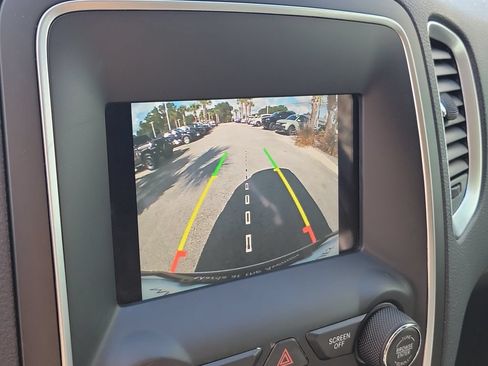 Used 2020 Dodge Durango SXT RWD image 31
