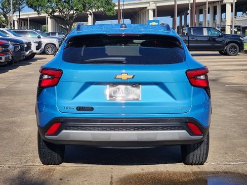 Used 2025 Chevrolet Trax LT w/ Driver Confidence Package FWD image 6