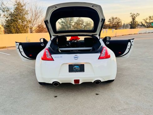 Used 2017 Nissan 370Z Touring image 31