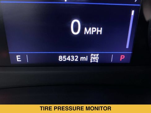 Certified 2019 Cadillac XT4 Premium Luxury w/ Cold Weather Package AWD/4WD image 4