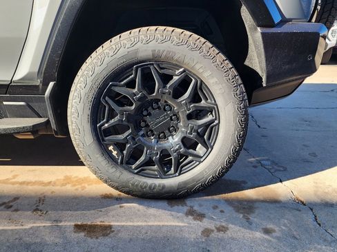 New 2026 GMC Hummer EV SUV image 60