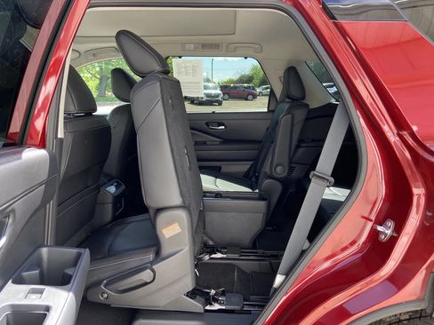 Used 2024 Nissan Pathfinder SL w/ SL Premium Package AWD/4WD image 27