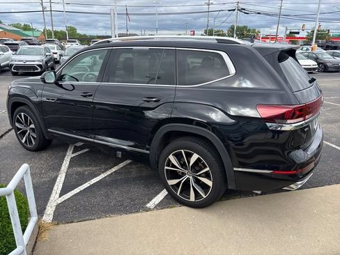 Certified 2025 Volkswagen Atlas SEL Premium R-Line AWD/4WD image 8