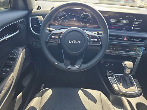 New 2026 Kia Seltos EX FWD image 13