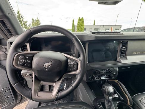 Used 2025 Ford Bronco Badlands AWD/4WD image 21