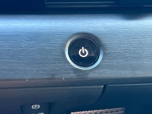 Used 2023 Nissan Ariya EVOLVE+ image 23