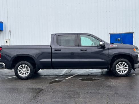 Used 2022 Chevrolet Silverado 1500 LT w/ Z71 Off-Road Package image 3