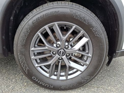 Used 2024 Nissan Rogue S AWD/4WD image 8