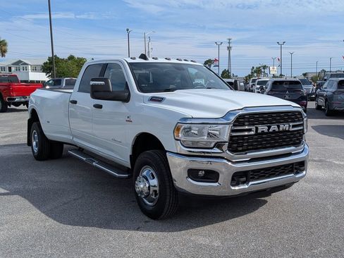 Used 2024 RAM 3500 Big Horn AWD/4WD image 3