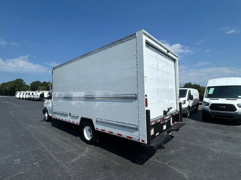 Used 2021 GMC Savana 3500 Extended w/ Power Convenience Package RWD image 5