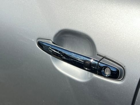 Used 2013 Toyota Highlander Limited image 19