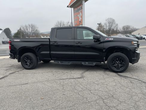 Used 2021 Chevrolet Silverado 1500 LT Trail Boss w/ Convenience Package II image 2