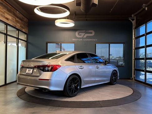 Used 2022 Honda Civic Sport image 3