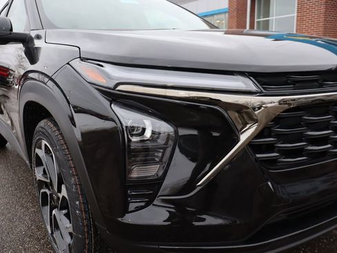 New 2026 Chevrolet Trax RS w/ Sunroof Package image 3