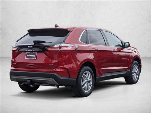 Certified 2022 Ford Edge SEL w/ Convenience Package AWD/4WD image 2