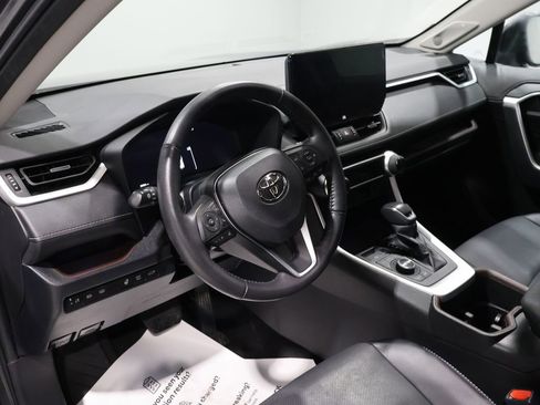 Used 2023 Toyota RAV4 Limited image 15