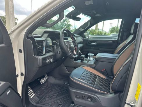 Used 2026 GMC Sierra 1500 AT4 w/ Technology Package AWD/4WD image 2