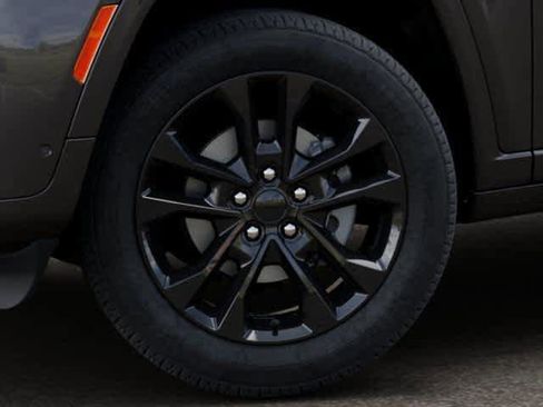 New 2026 Jeep Grand Cherokee L Limited image 4