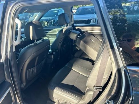 Used 2022 Kia Telluride LX FWD image 6