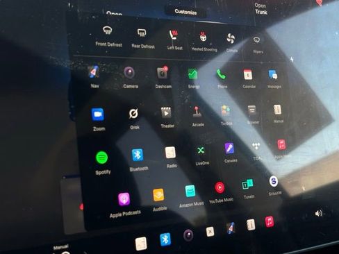 Used 2024 Tesla Model Y Long Range image 32