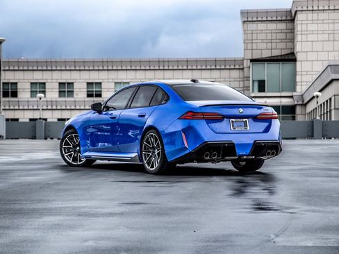 New 2026 BMW M5 w/ Carbon Package AWD/4WD image 5