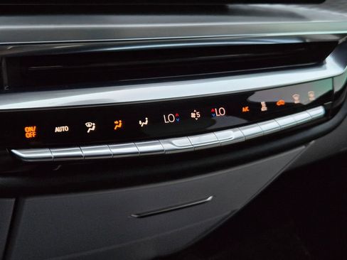 Used 2024 Cadillac Lyriq Luxury RWD image 17