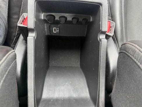 Used 2021 Jeep Cherokee Latitude Plus AWD/4WD image 30