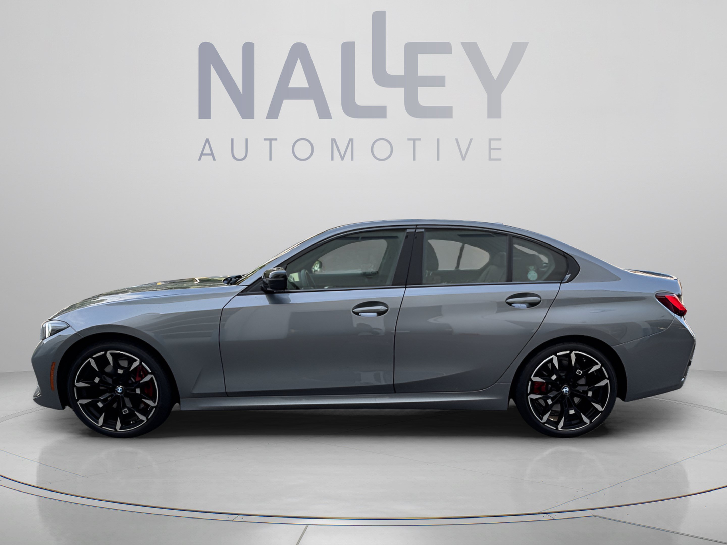 Used 2026 BMW 330i Sedan w/ M Sport Package RWD image 2
