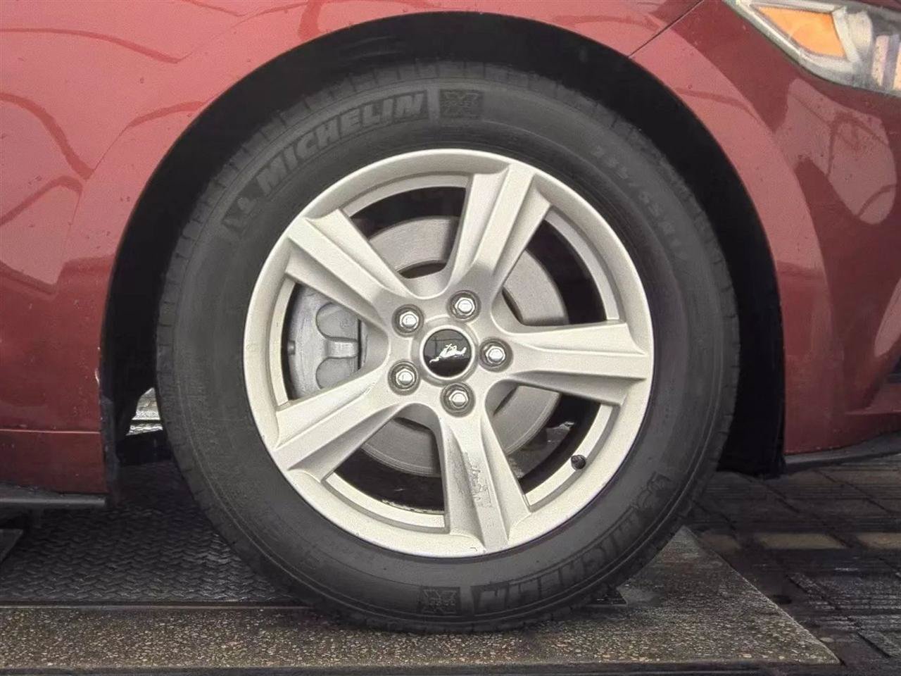 Used 2016 Ford Mustang Coupe RWD image 10