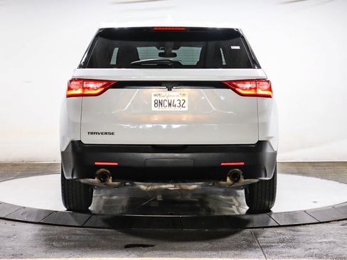 Used 2020 Chevrolet Traverse LS FWD image 3