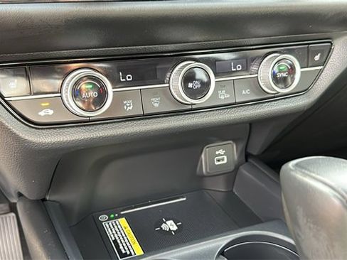 Used 2025 Honda HR-V EX-L image 17