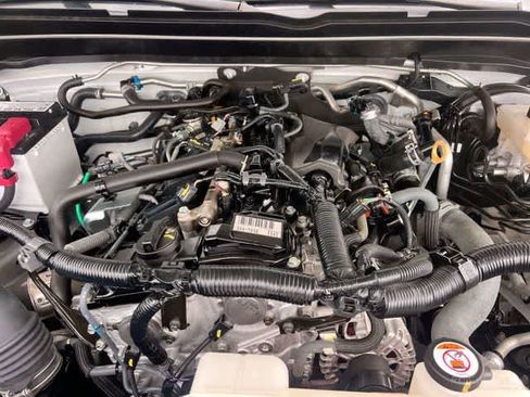 Used 2024 Toyota Tacoma SR5 RWD image 10