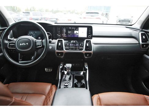 Used 2023 Kia Sorento SX Prestige image 12