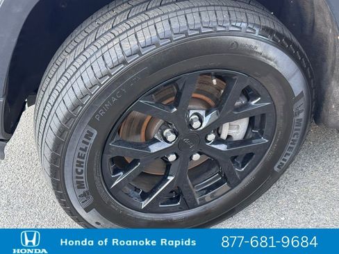 Used 2024 Jeep Grand Cherokee L Laredo image 20