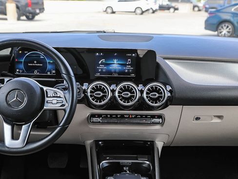 Used 2021 Mercedes-Benz GLA 250 image 13