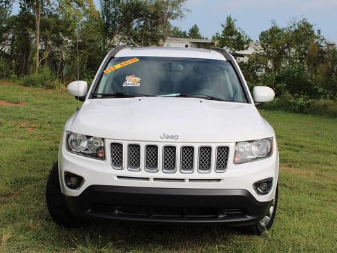 Used 2016 Jeep Compass High Altitude AWD/4WD image 2