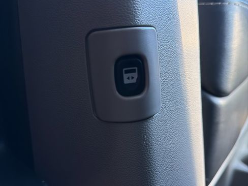 Used 2017 Dodge Grand Caravan SXT w/ Driver Convenience Group image 54