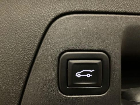 Used 2023 Buick Envision Avenir image 16